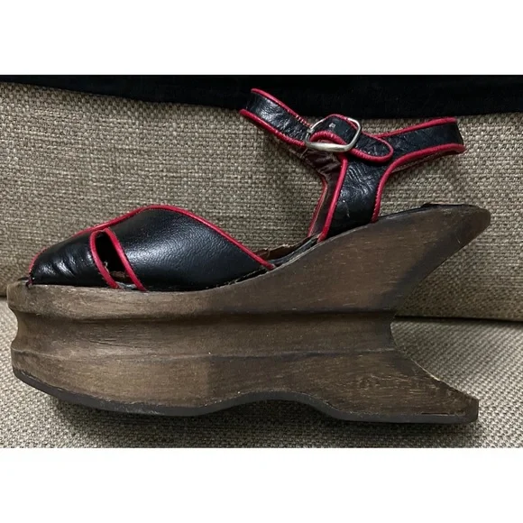 Vintage clothespin shoes. - Picture 16 of 16